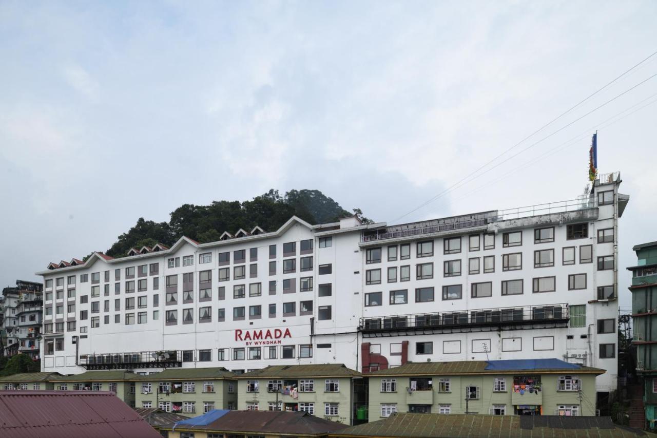 Ramada By Wyndham Gangtok Hotel & Casino Golden Экстерьер фото