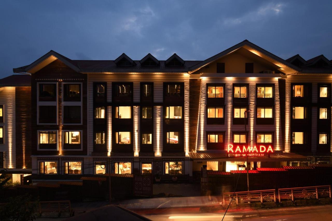 Ramada By Wyndham Gangtok Hotel & Casino Golden Экстерьер фото